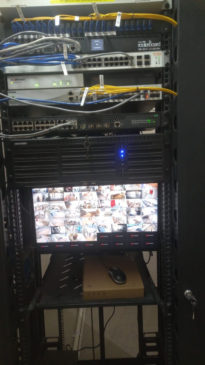 Dokumentasi pemasangan server rack